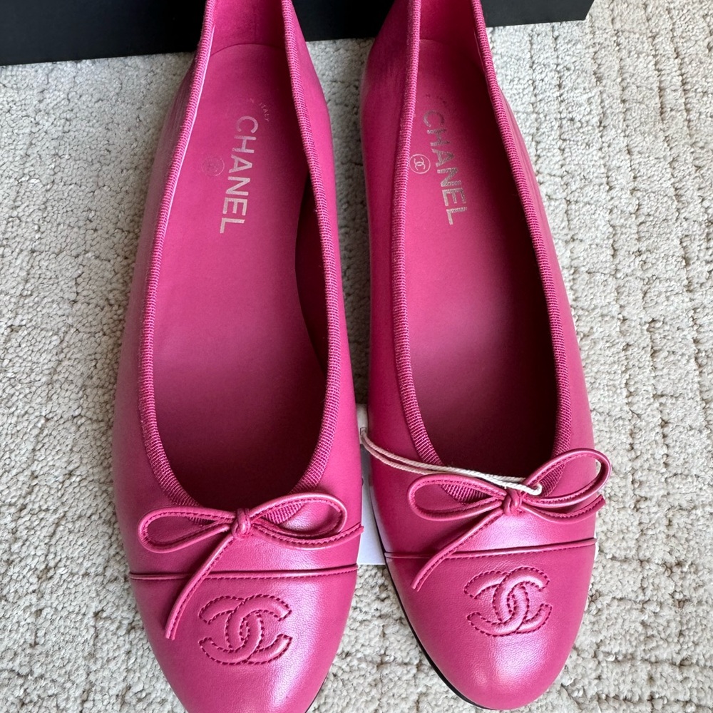 CHANEL Fuchsia Leather Ballet Flats 41.5